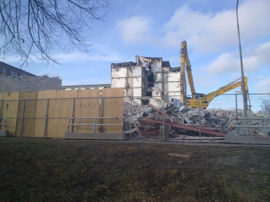 Rivning av fd stadsdelsförvaltningen 1/4 Rivning av fd stadsdelsförvaltningen 1/4