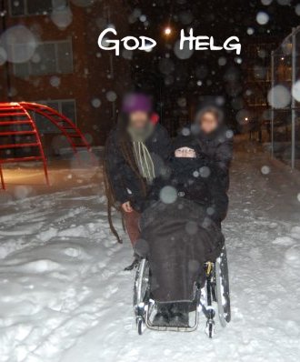 på väg i snöoväder till julbord